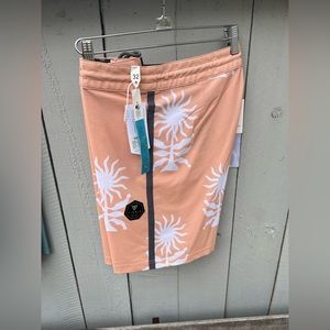 Vissla Nwt 17.5 trunks side stripe tropical print